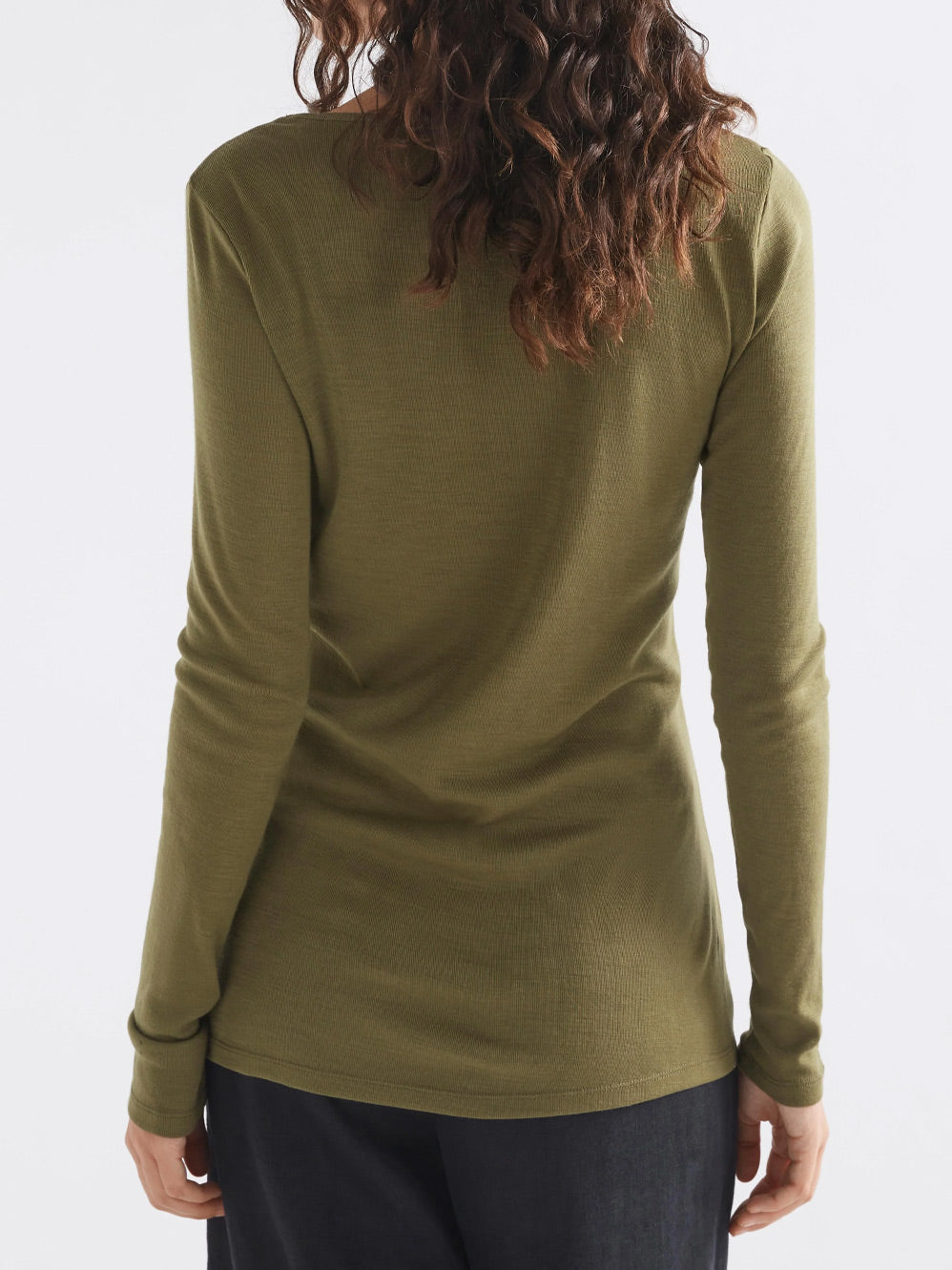 Elk_A1081Z_Merino_Long_Sleeve_Top_Olive_03.jpg